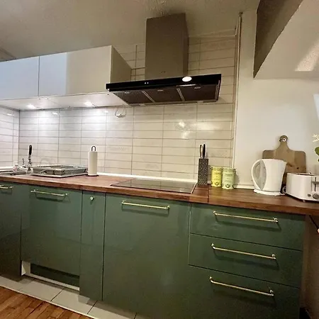 Charming 3-min Walk To Old Town - Free Parking *