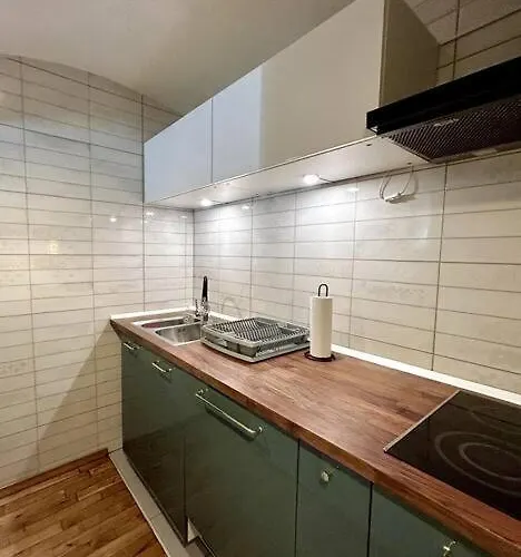 Charming 3-min Walk To Old Town - Free Parking *